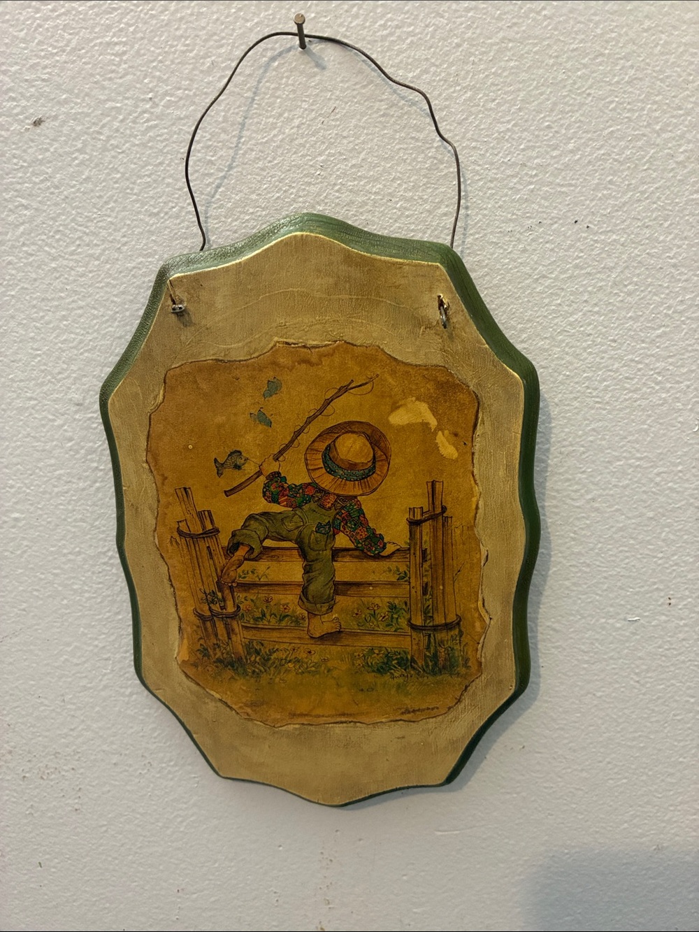 Vintage-Style Wall Plaque Featuring Country Boy “Goin Fishing”